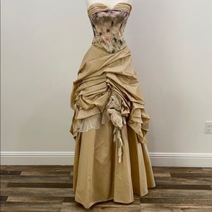 Evening two piece dress. 🌺